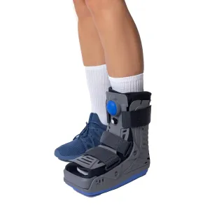 Brace Direct Lightweight Full Shell Walking Boot with Air Pump – Short Orthopedic Support for Foot & Ankle Fractures, Sprains, Achilles Tendonitis, Medium (US Shoe Men 7.5-10 / Women 8.5-11.5)