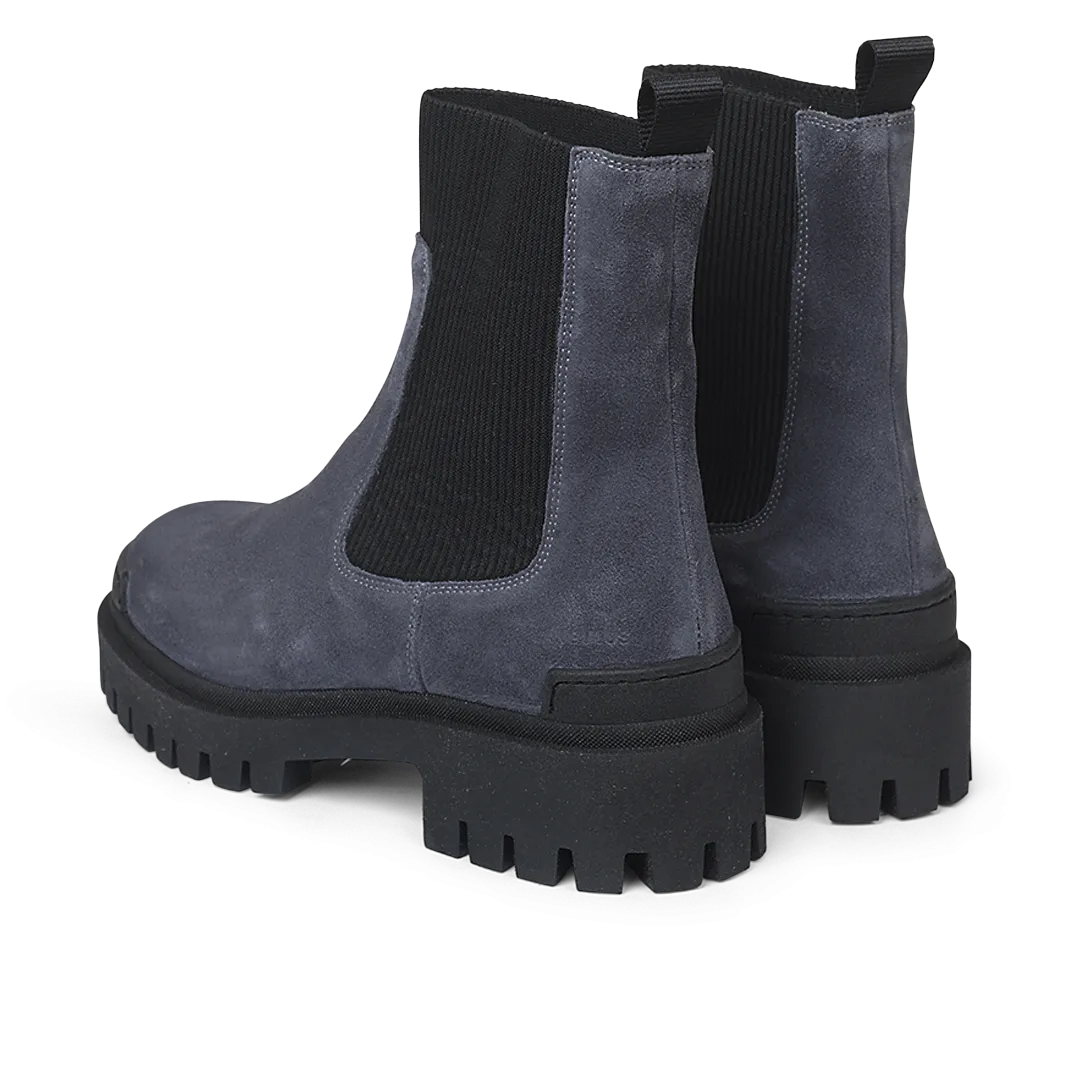 Chelsea boot with elastic