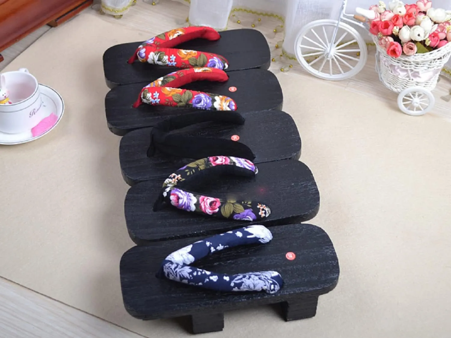GK-O Japanese Clogs Geta Wooden Flip Flops Retro Sandals Slippers Shoes Kimono Cosplay Costume Shoes
